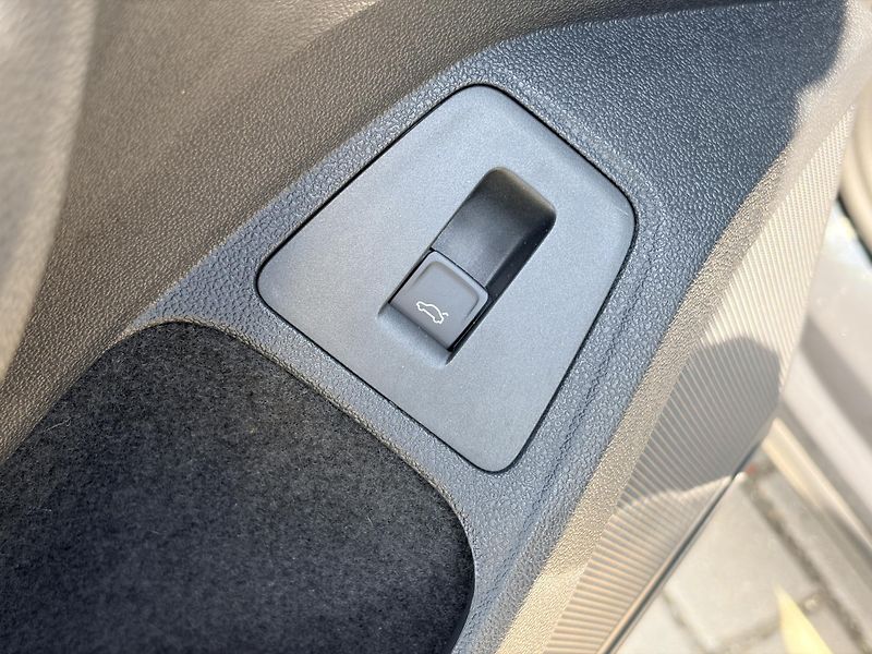 Volkswagen Tiguan 2.0TDI ELEGANCE DSG REZERVACE - fotka 14 z 63