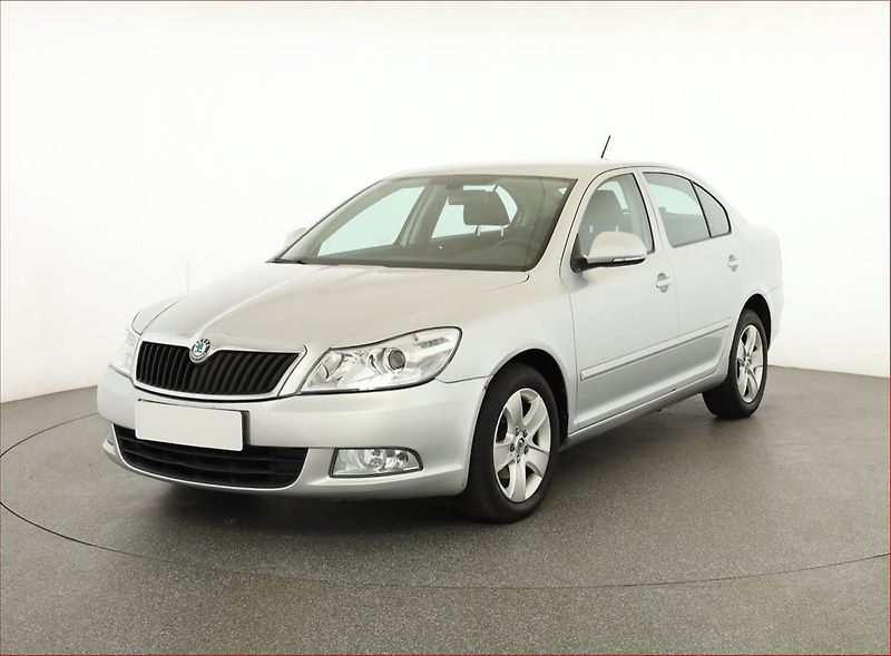Škoda Octavia (2011) Elegance 1.6 TDI, Automat - fotka 2 z 16