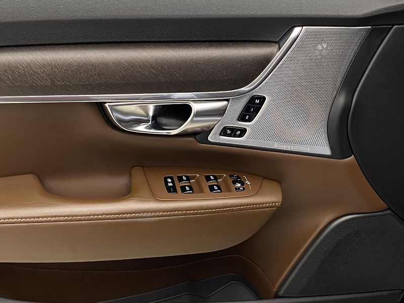 Volvo V90 CC D5 AWD INSCRIPTION AUT CZ - fotka 28 z 51