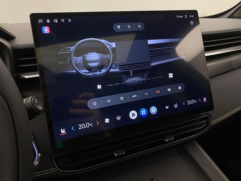 Lynk & Co 01 (2025) MORE PHEV AUT CZ 1.maj - fotka 38 z 88