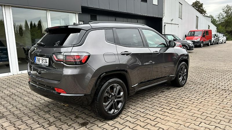 Jeep Compass 1.3T 150k 80.Annivesary - fotka 6 z 13