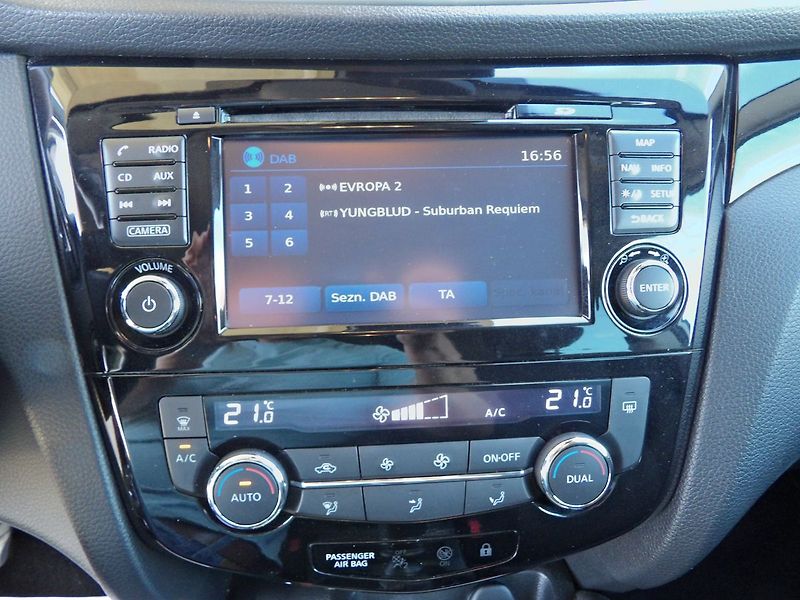 Nissan Qashqai 1.6dCi 4WD Tažné Kamera ČR - fotka 8 z 33