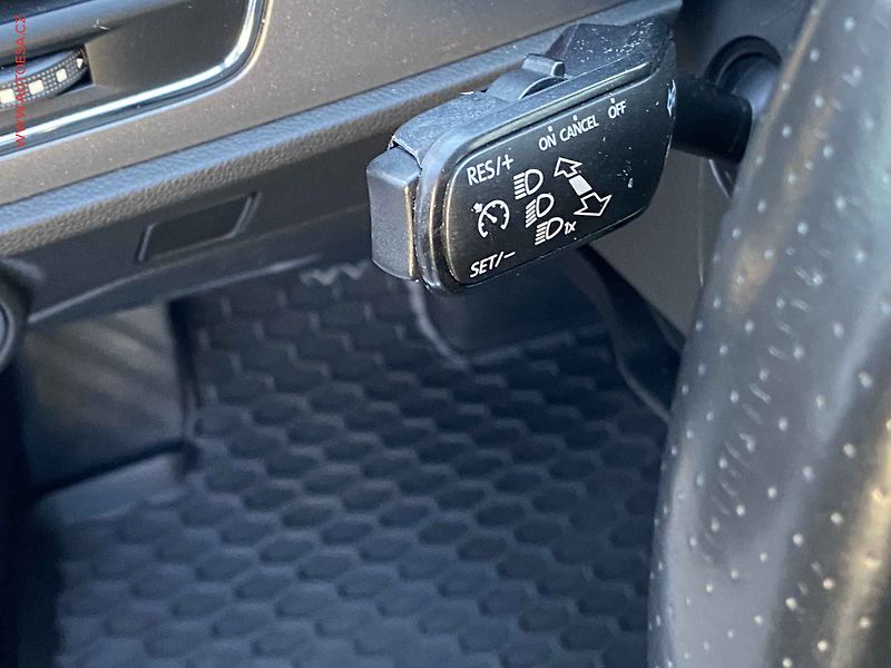 Seat Leon (2016) 1.8 TSi, LED, park.čidla - fotka 13 z 16
