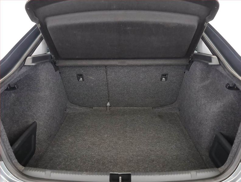 Škoda Rapid (2013) Elegance 1.6 TDI - fotka 14 z 15
