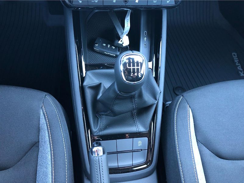 Škoda Kamiq 1,0 TSI - fotka 21 z 28