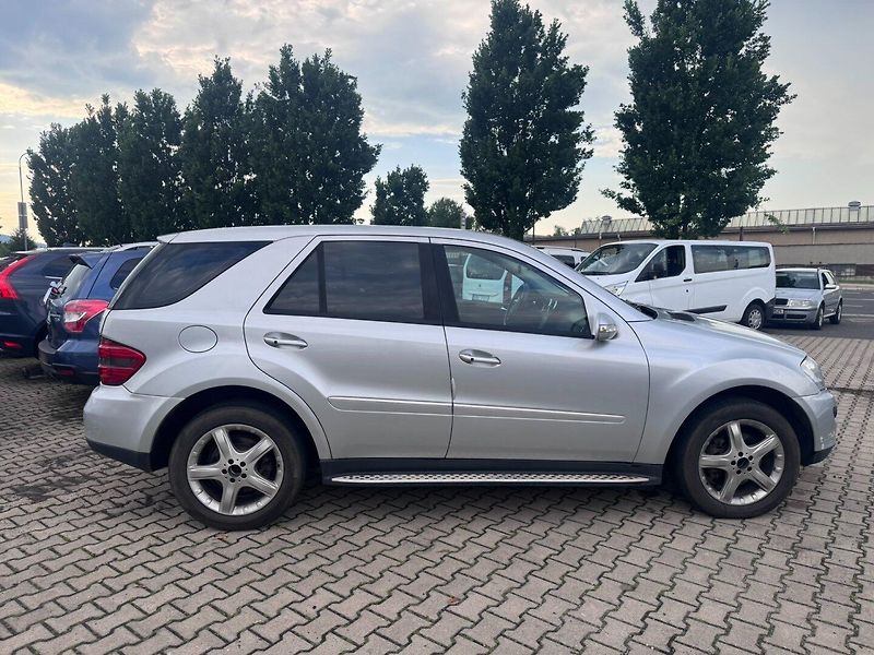 Mercedes-Benz Třídy M (2005) 320 3,0CDI 165KW JINÝ MOTOR - fotka 7 z 39