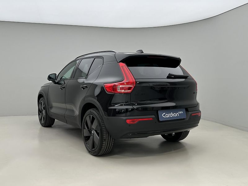 Volvo XC40 (2026) B3 BLACK EDITION PLUS AUT - fotka 8 z 43