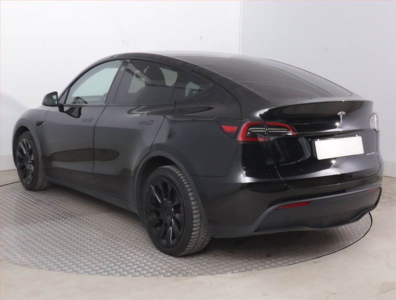 Tesla Model Y (2023) Long Range AWD 79kWh, SoH 91% - fotka 4 z 23