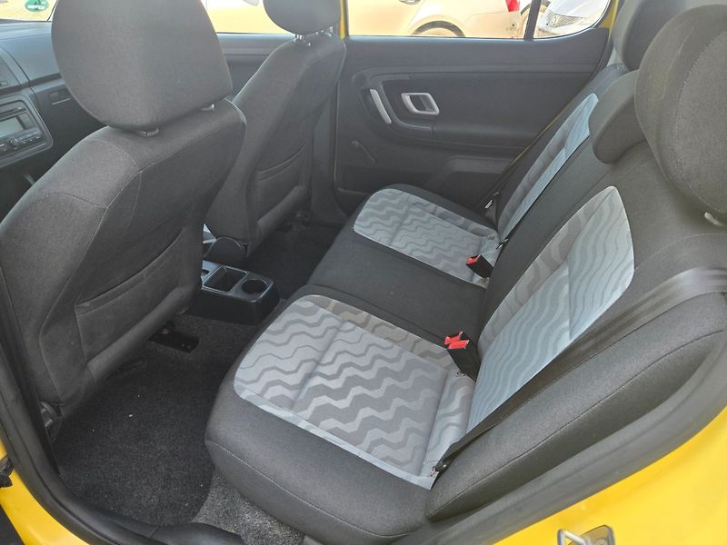 Škoda Fabia (2009) 1.4 16V Serviska - fotka 14 z 30