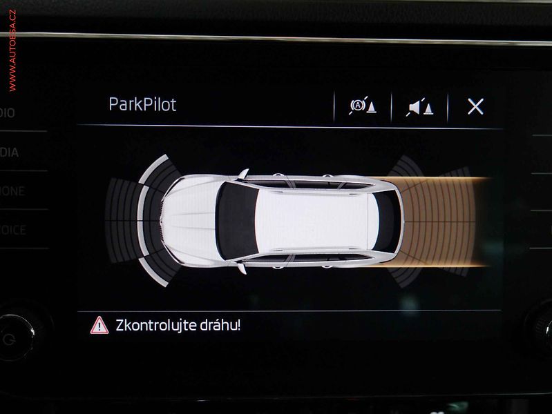 Škoda Superb (2018) 2.0 TDi 4x4, DSG, navi, bixen - fotka 22 z 22