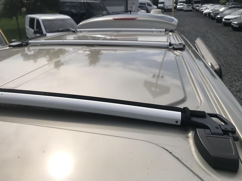 Ford Tourneo Custom 2.0 TCDI 125 KW,L2,8-MÍST,DPH - fotka 9 z 20