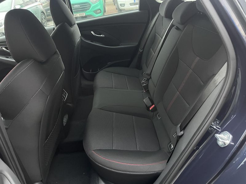 Hyundai i30 1,5 T-GDI MHEV 103kW N-line AT - fotka 8 z 32