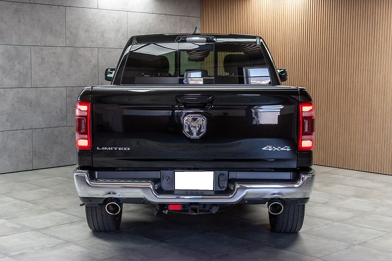 Dodge RAM 5.7 HEMI*LIMITED*AIR*LPG*ČR 1M - fotka 5 z 48