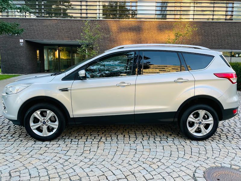 Ford Kuga 2.0TDCi MANUÁL TAŽNÉ SERVISKA - fotka 19 z 51