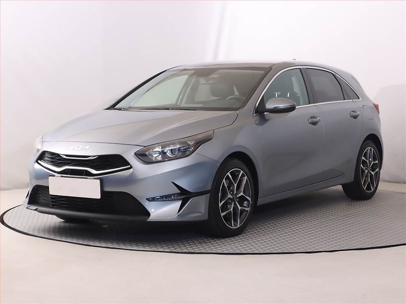 Kia Ceed (2023) 1.5 T-GDI, Serv.kniha, Navi - fotka 2 z 22