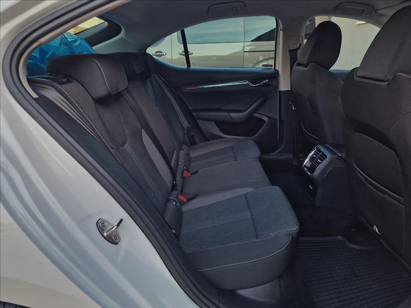 Škoda Octavia 2.0 TDI Style,původ ČR,1.Maj. - fotka 15 z 49