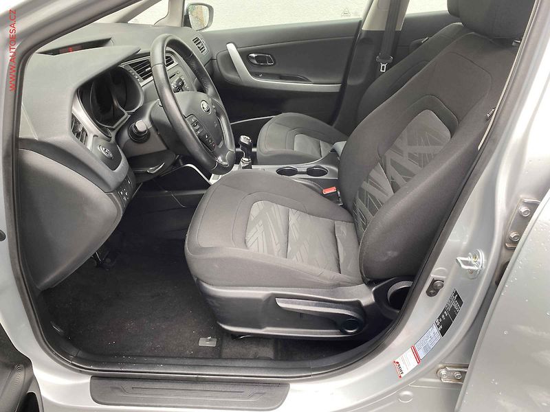 Kia Ceed (2016) 1.4 16V, Edition, výhřev sed - fotka 9 z 16