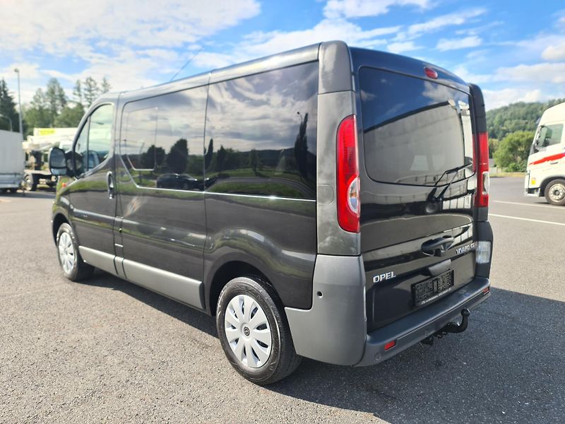 Opel Vivaro (2011) 2.0 CDTi 84-KW 8-MÍST OLOMOUC - fotka 7 z 75