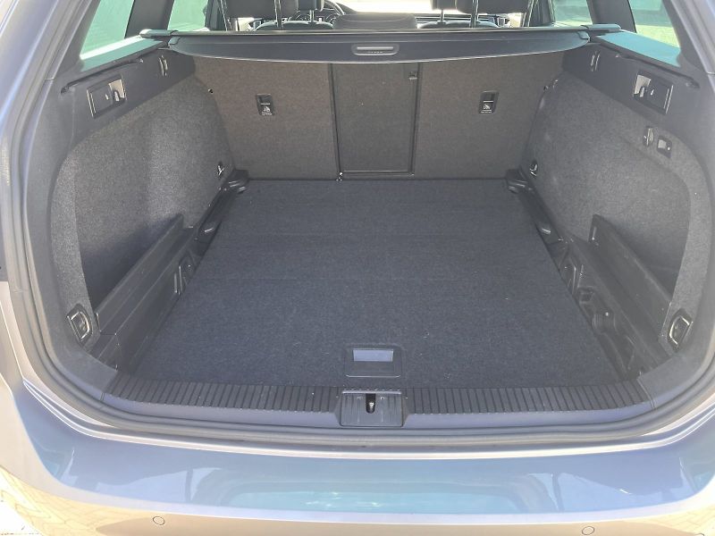 Volkswagen Passat (2020) VARIANT  1,5TSi 110kW DSG7 Ele - fotka 9 z 25