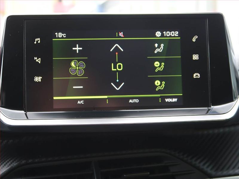 Peugeot 208 (2020) Allure 1.2 PureTech, Automat - fotka 12 z 18