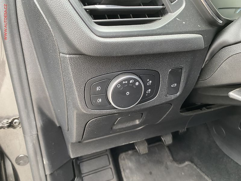 Ford Focus (2018) 1.0EB, Titanium, TZ - fotka 15 z 18