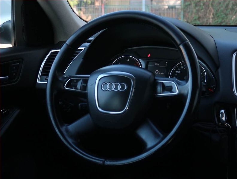 Audi Q5 (2012) 2.0 TDI, 4X4, Automat - fotka 16 z 19