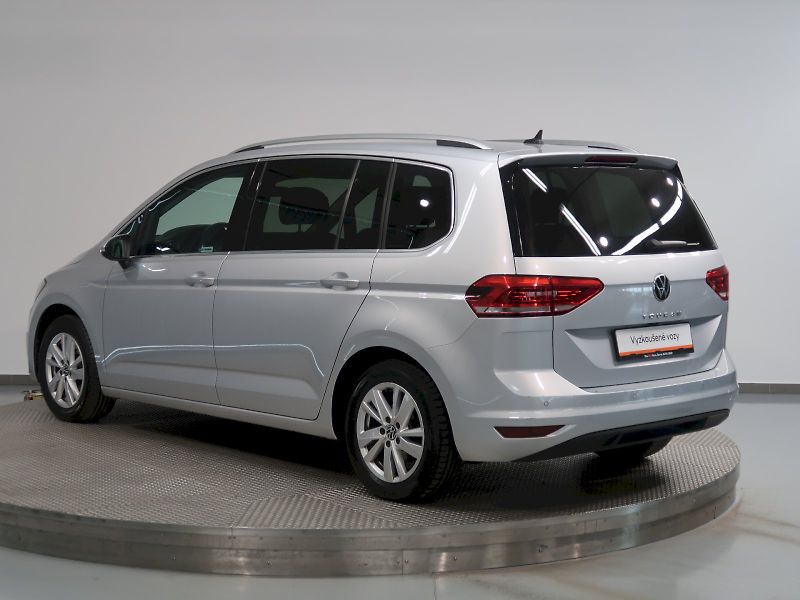 Volkswagen Touran (2022) HIGHLINE 1.5TSI 110KW EVO - fotka 7 z 41