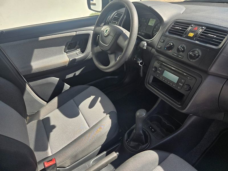 Škoda Fabia (2013) 1.2 i Serviska - fotka 15 z 29