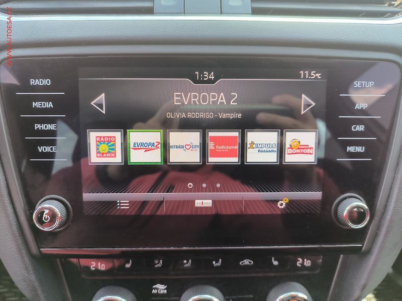Škoda Octavia (2019) 1.6 TDi, ČR, Style, LED - fotka 12 z 24
