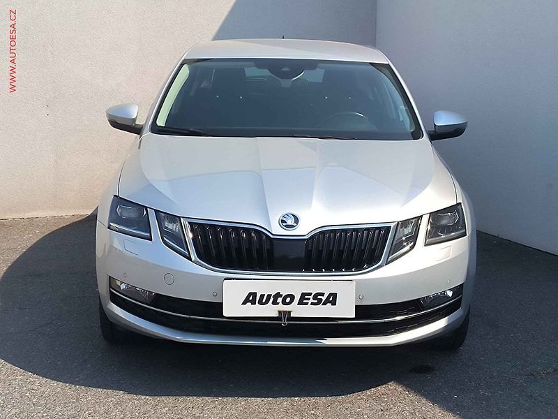 Škoda Octavia (2018) 2.0TDI 4x4, ČR, Style, navi - fotka 2 z 22