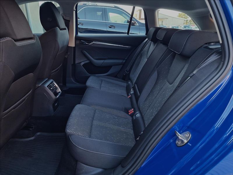 Škoda Octavia 2.0 TDI Style,původ ČR,1.Maj - fotka 17 z 50