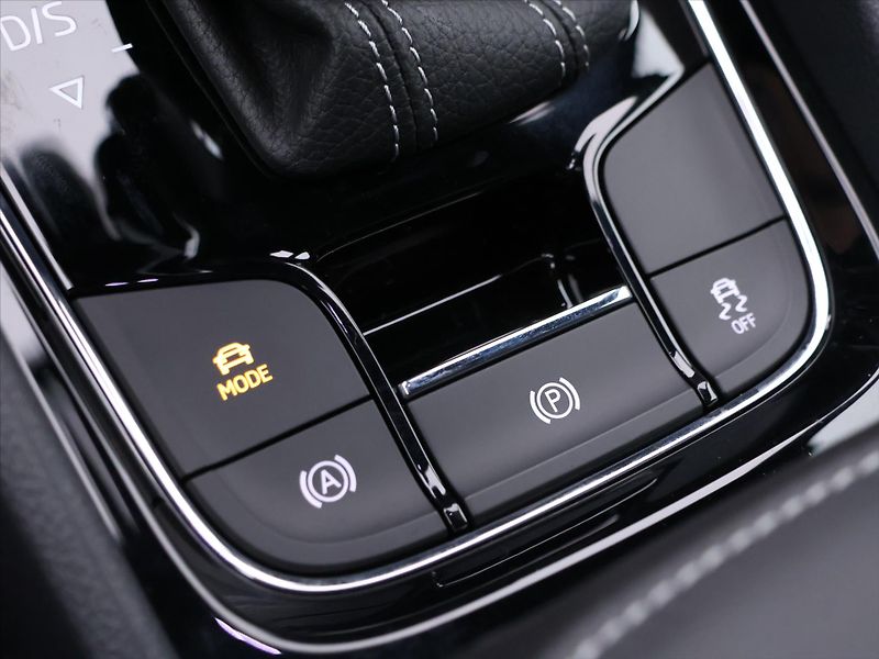 Škoda Karoq 1,5 TSi Sportline DSG 1maj DPH - fotka 38 z 47