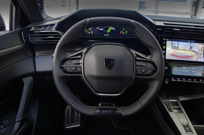 Peugeot 408 GT Hybrid 145 e-DCS6 - fotka 11 z 16