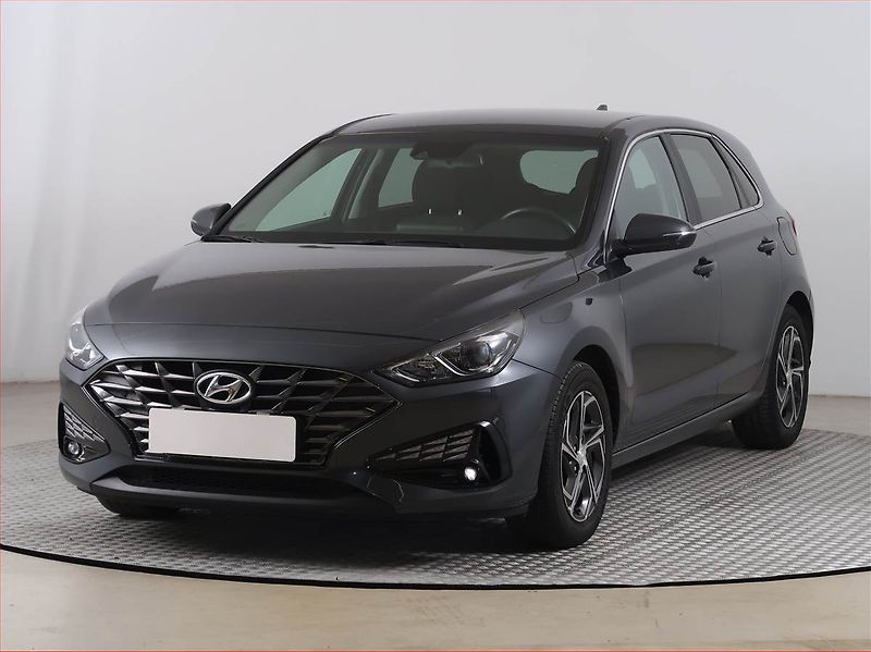 Hyundai i30 (2020) Family 1.5 DPI, Serv.kniha - fotka 2 z 17