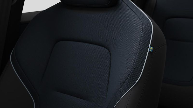 Volvo EX30 (2026) P8 AWD ULTRA AUT - fotka 4 z 20