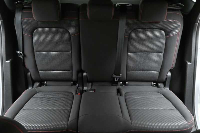 Ford Kuga 2,5 Hybrid 112kW SOH-100% ST-L - fotka 26 z 29