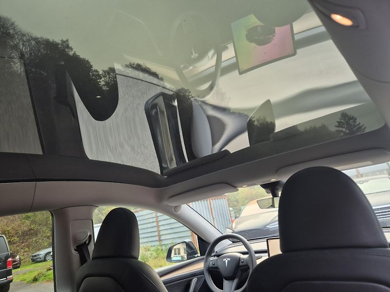 Tesla Model Y LONG RANGE DUAL MOTOR TZ 93,6% - fotka 43 z 48