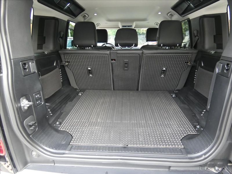 Land Rover Defender 3,0 D300 110 SE,1.maj,ČR,DPH - fotka 31 z 35