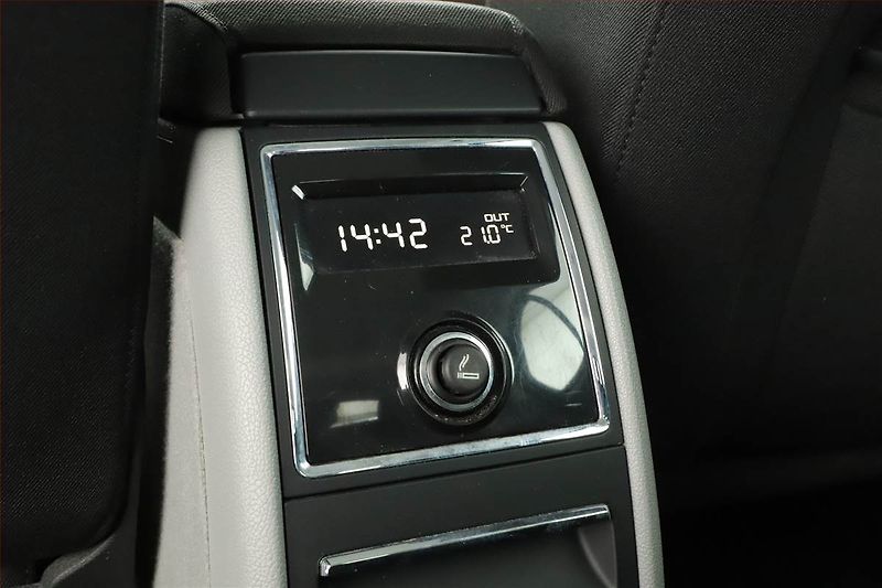 Škoda Superb (2010) 1.4 TSI, Tempomat - fotka 13 z 16