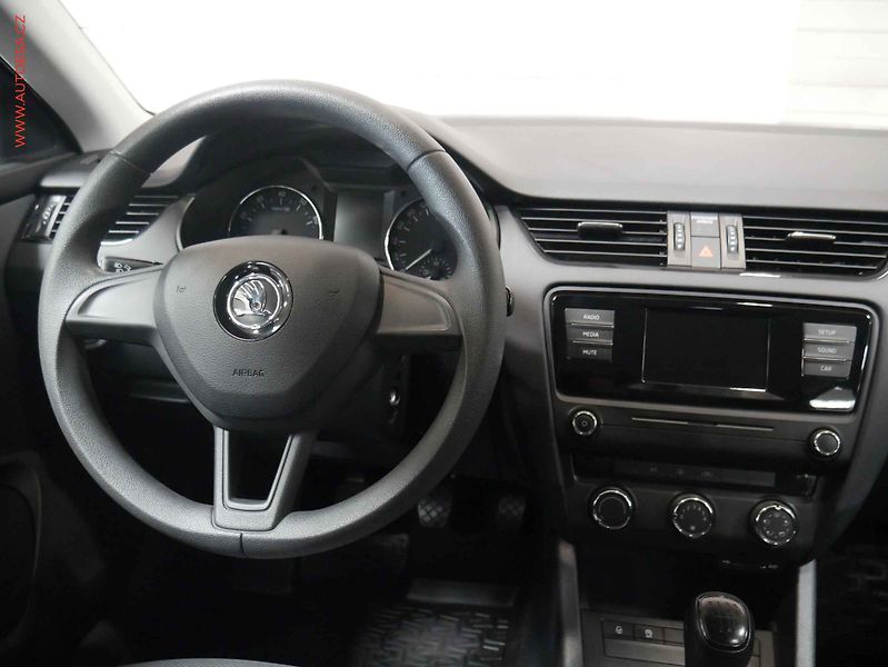 Škoda Octavia (2016) 1.2 TSi, 2.maj,ČR, AC - fotka 13 z 17