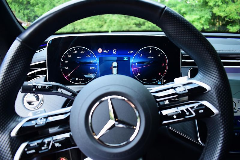 Mercedes-Benz Třídy E (2024) E220d, AMG paket, nízký nájezd - fotka 10 z 16