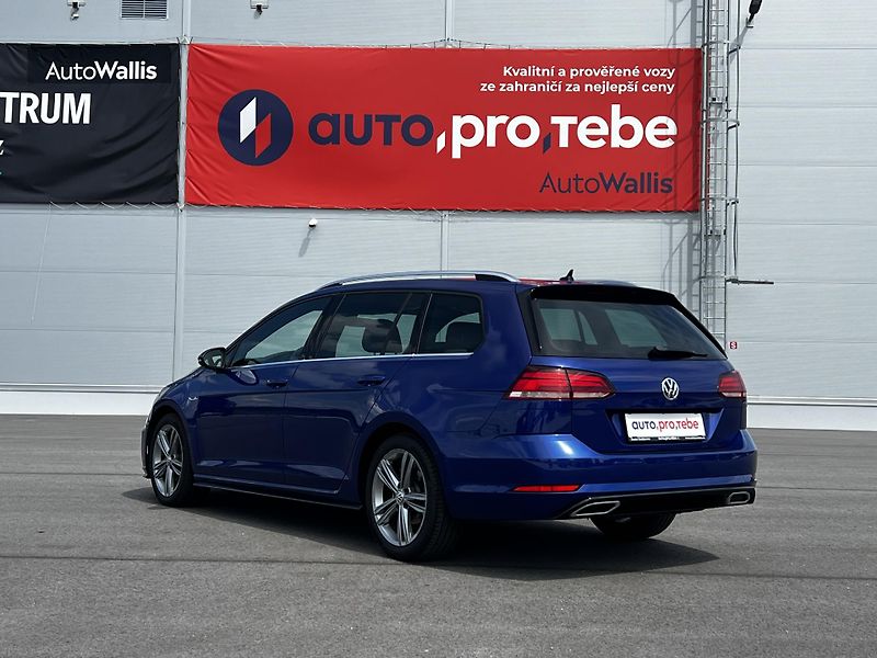 Volkswagen Golf 1.6TDI 85kW R-Line Virtual  - fotka 5 z 27