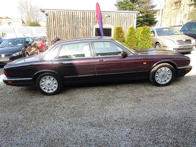 Jaguar XJ6 (1995) 3.2 R6 155kW  PLNĚ POJÍZDNÉ - fotka 9 z 35
