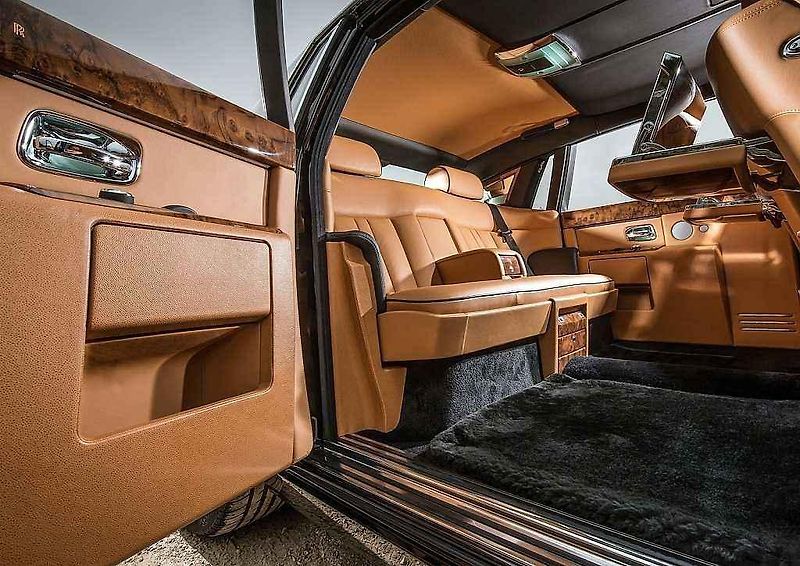 Rolls-Royce Phantom (2013).