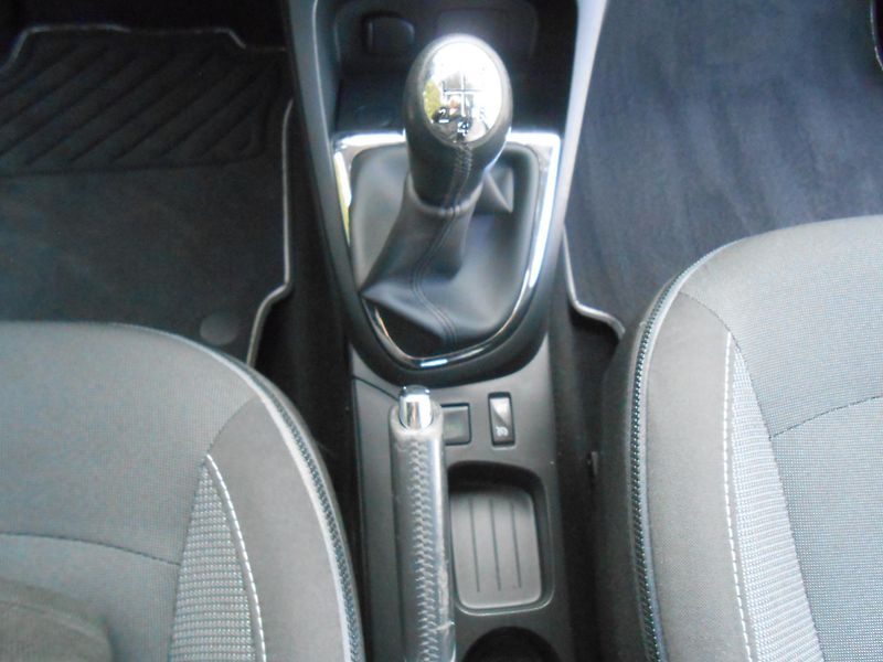 Renault Captur 1.5DCi,NAVI, CHROM,ALU!! - fotka 29 z 34
