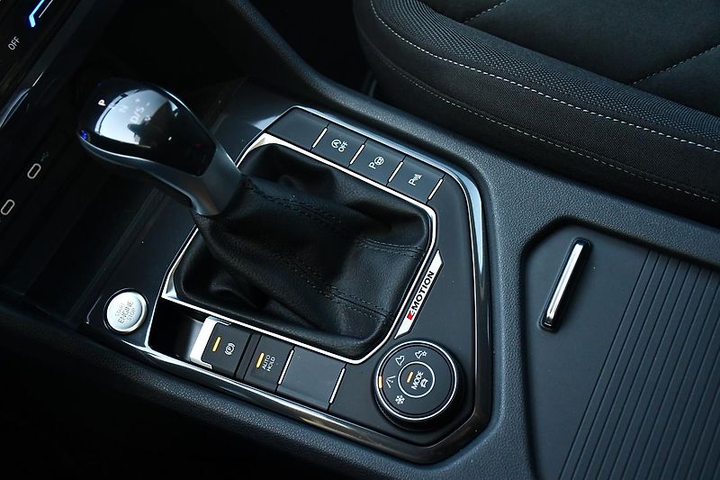 Volkswagen Tiguan Allspace 2.0TDi 110kW ACC 4MOTION - fotka 35 z 57