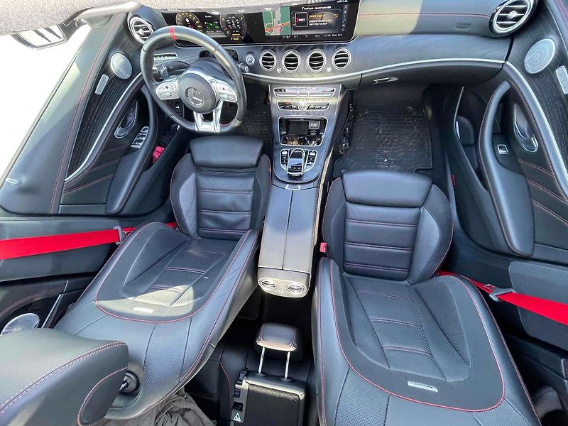 Mercedes-Benz Třídy E - fotka 8 z 12