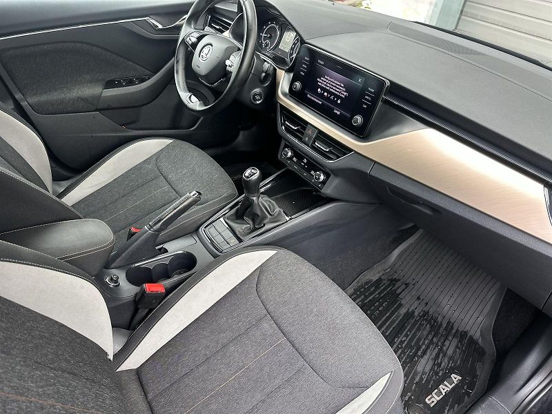 Škoda Scala (2023) 1.5 TSI Style - fotka 8 z 30