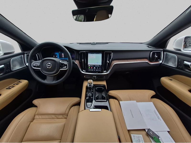 Volvo V60 T6 AWD Recharge Inscription - fotka 3 z 4