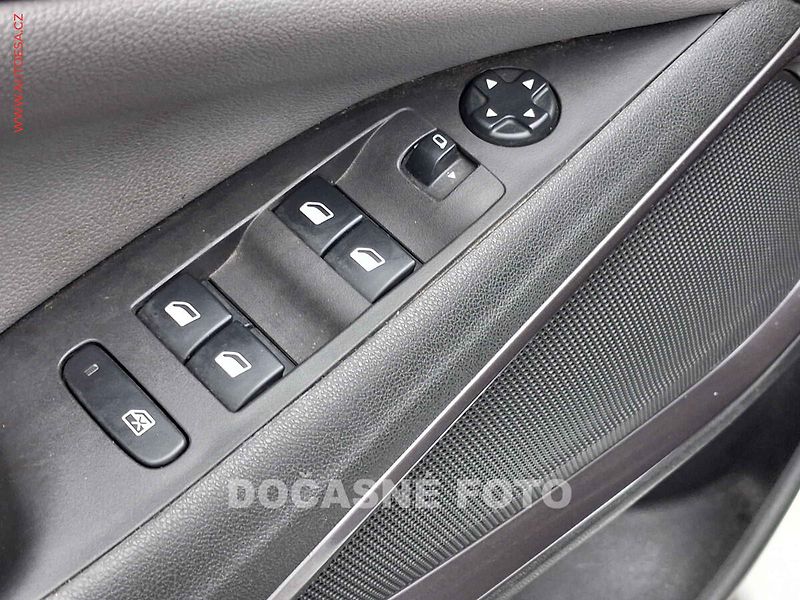 Opel Crossland X (2018) 1.2 T, Innovation, kamera - fotka 11 z 18